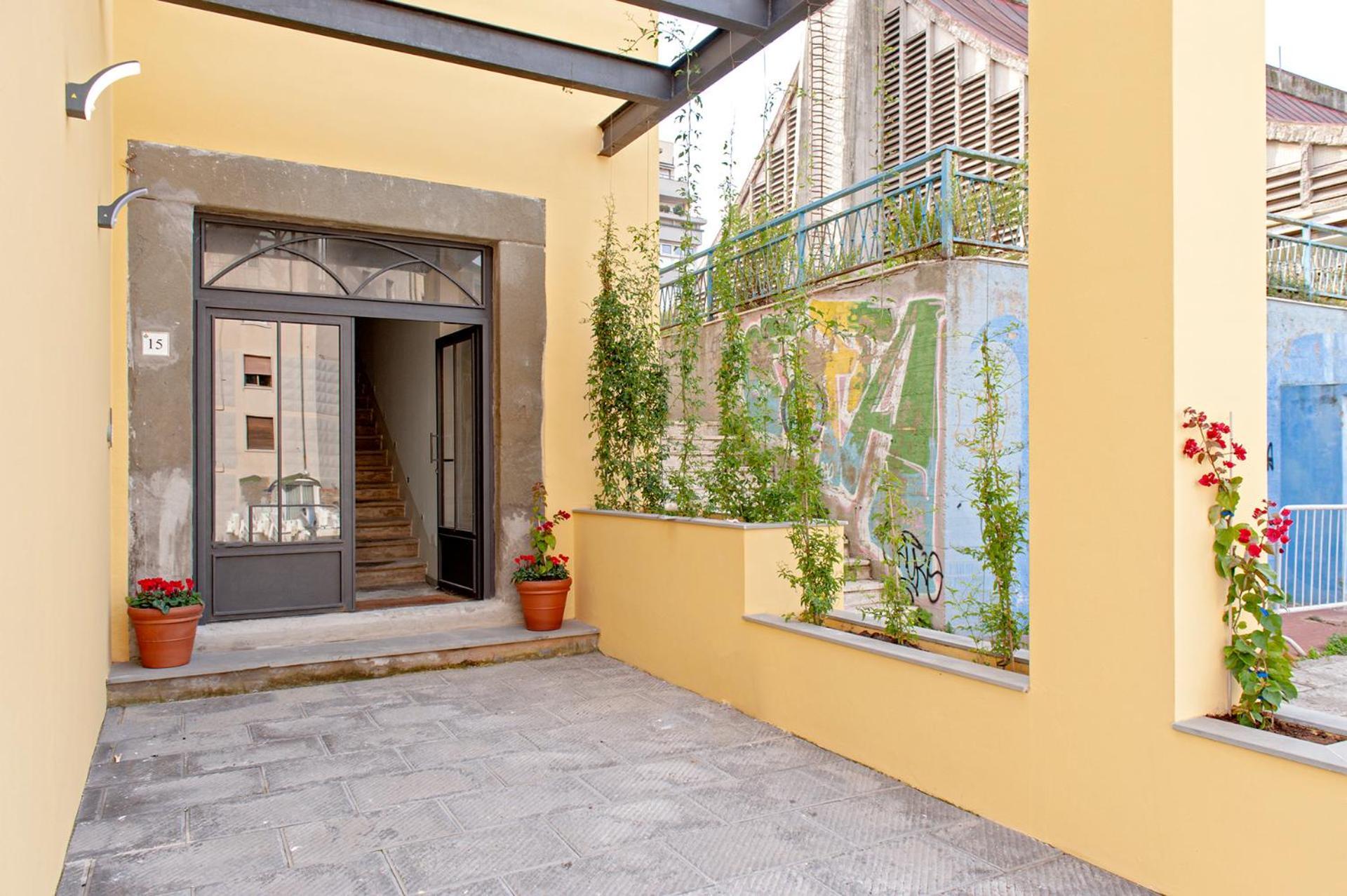 Waterfront Balcony I Grani 2 Resort Style Suite Livorno Exterior photo
